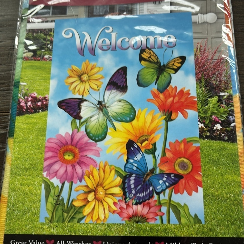 Erin‘s Garden House Flag Fluttering Butterflies,all weather mildew fade resist